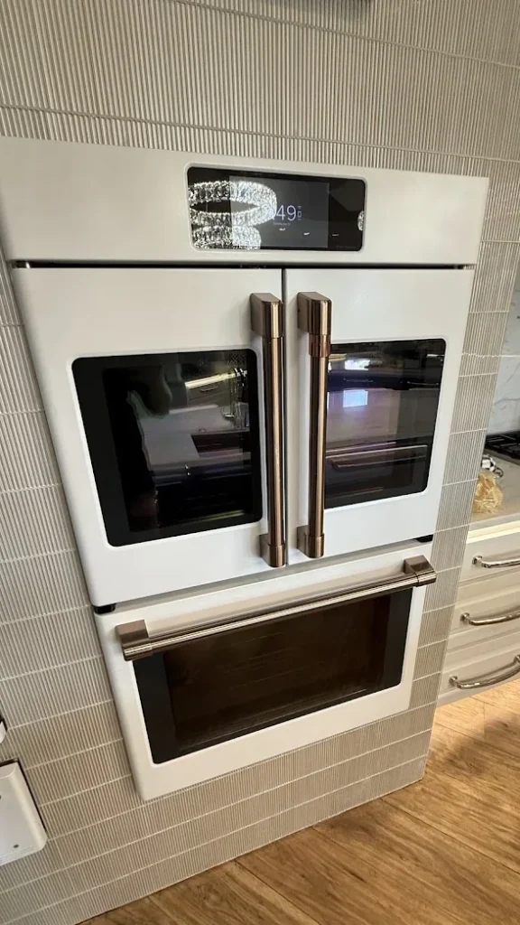 Microwave oven repair in Edmond & Oklahoma City 1 Built-in microwave and wall oven fitted into kitchen cabinetry